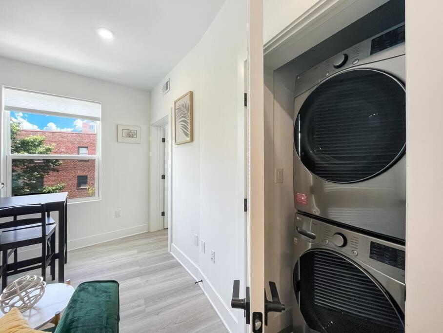 Central Dc Apt , City Skyline View , Close To All Washington Bagian luar foto
